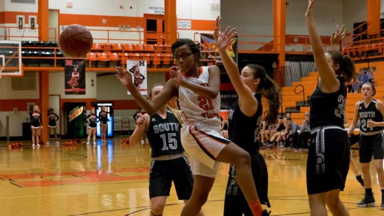 basketball-girls-hhs-vs-south-warren-20-021518