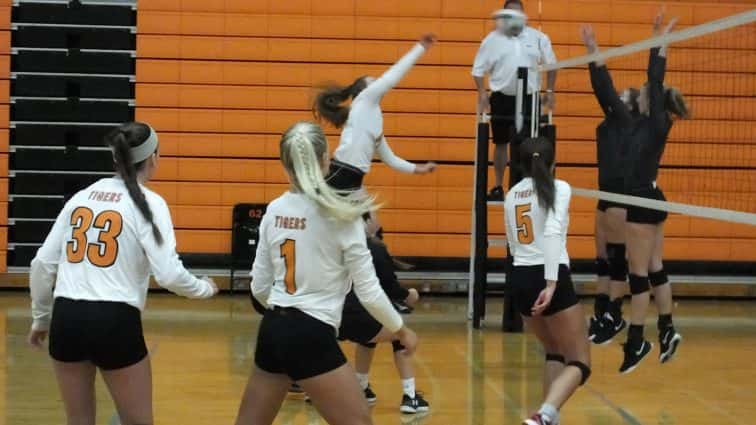 july-31-volleyball-scrimmage-at-hoptown-6