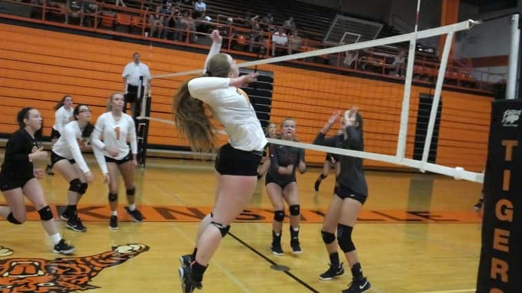 july-31-volleyball-scrimmage-at-hoptown-60