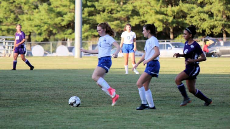 lyon-girls-vs-st-mary-17