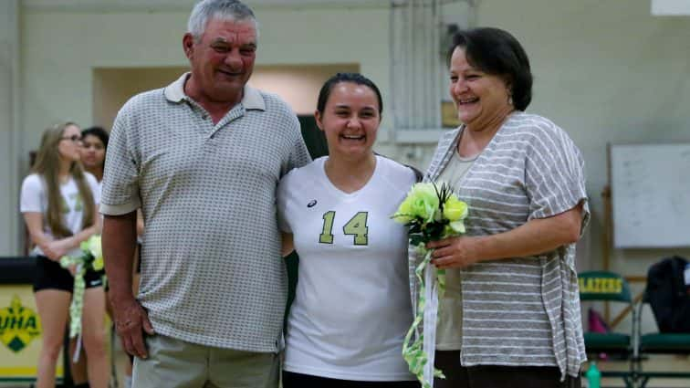 uha-volleyall-senior-night-3