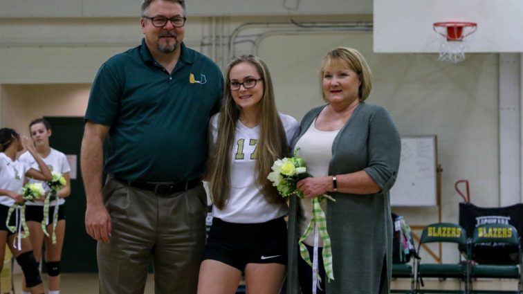 uha-volleyall-senior-night-4