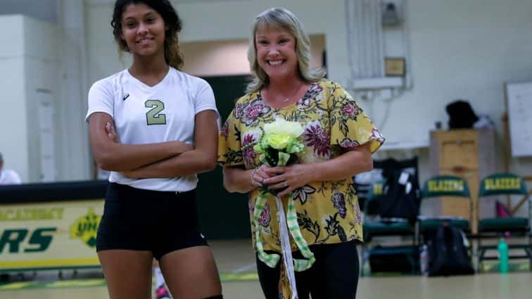 uha-volleyall-senior-night-5