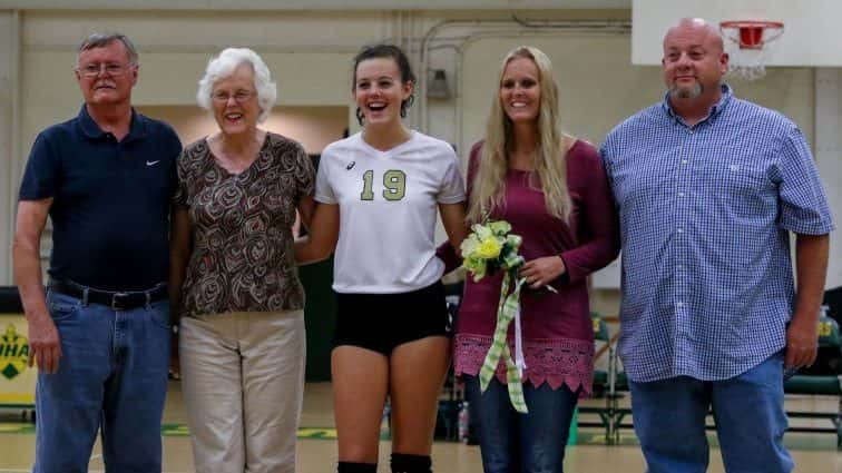 uha-volleyall-senior-night-6-2