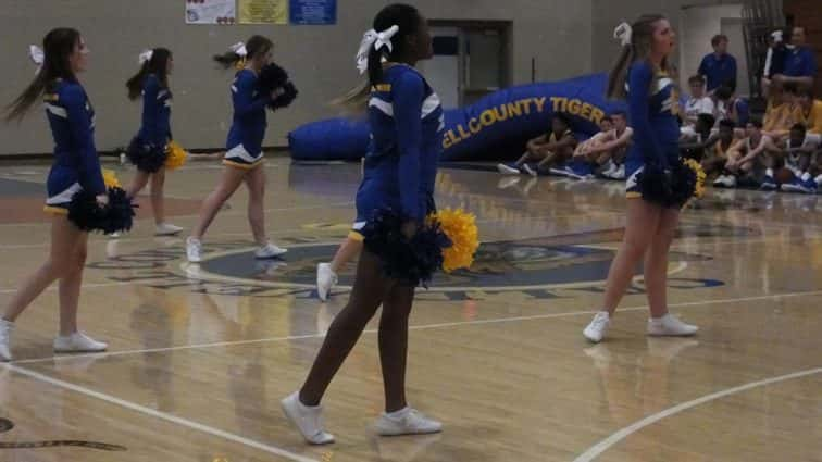 caldwell-cheerleaders-5