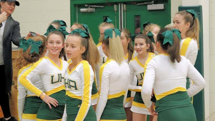 uha-cheerleaders-4