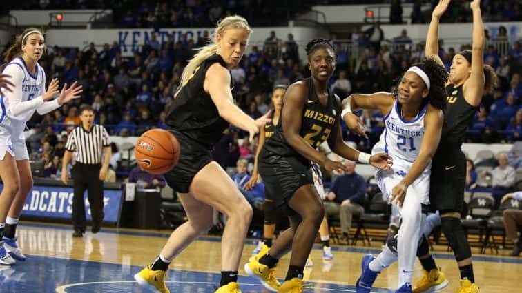 loose-ball-3
