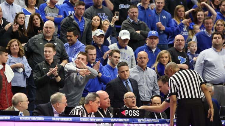 fans-signal-no-goal