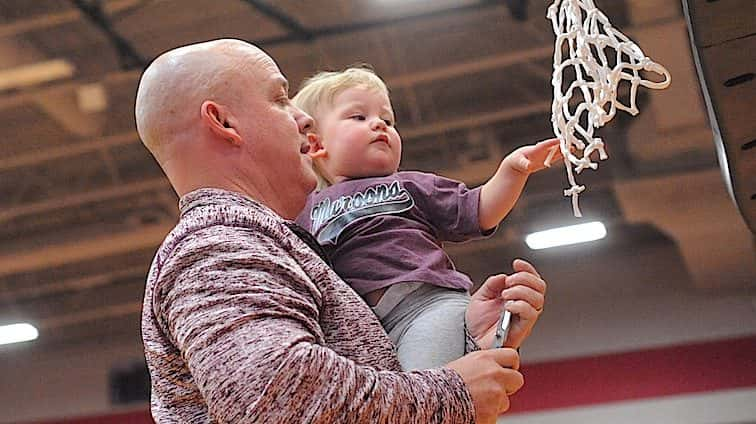 lady-maroons-cut-down-net