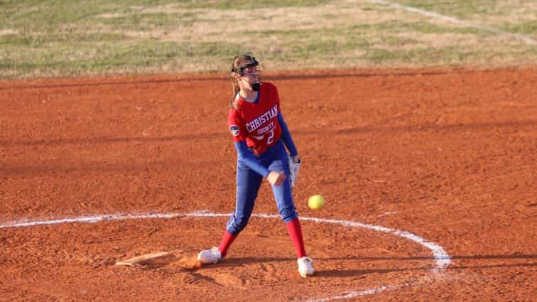 fort-campbell-softball-vs-christian-co-11