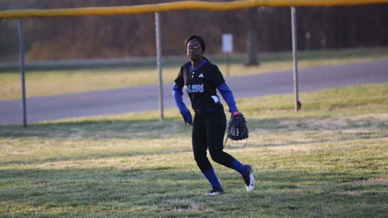 fort-campbell-softball-vs-christian-co-18