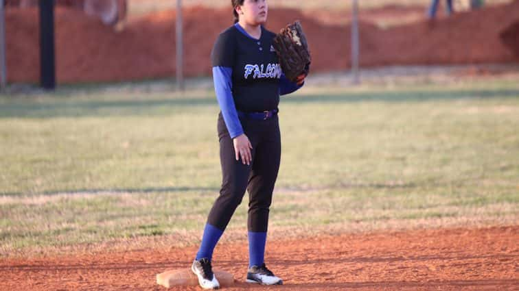 fort-campbell-softball-vs-christian-co-20