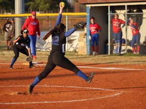 fort-campbell-softball-vs-christian-co-25