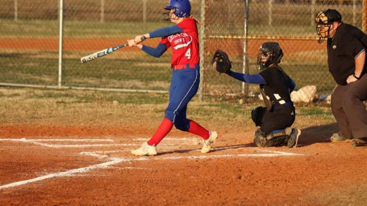 fort-campbell-softball-vs-christian-co-30