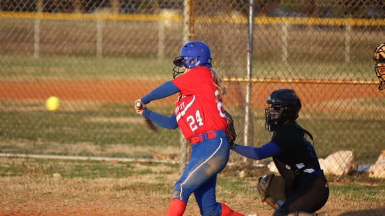 fort-campbell-softball-vs-christian-co-59