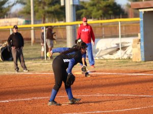 fort-campbell-softball-vs-christian-co-40