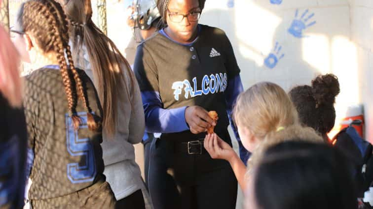 fort-campbell-softball-vs-christian-co-68