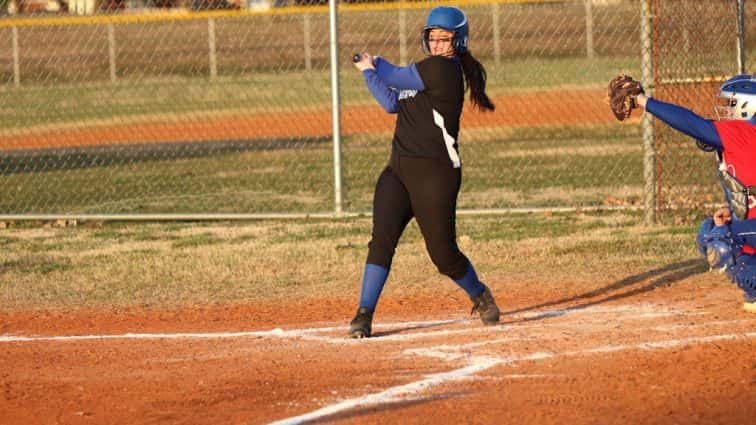 fort-campbell-softball-vs-christian-co-72