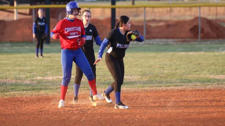 fort-campbell-softball-vs-christian-co-88