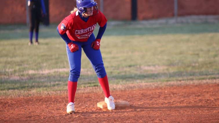 fort-campbell-softball-vs-christian-co-90