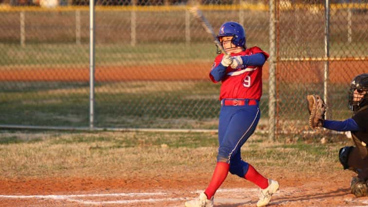 fort-campbell-softball-vs-christian-co-91