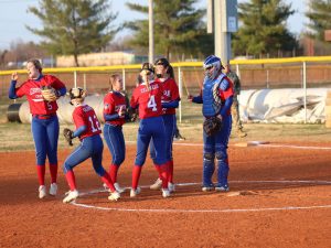 fort-campbell-softball-vs-christian-co-70