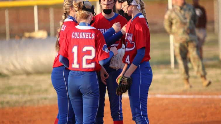 fort-campbell-softball-vs-christian-co-80