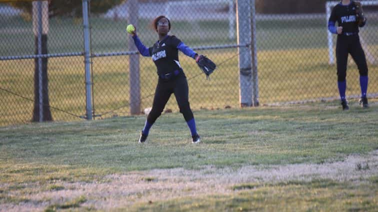 fort-campbell-softball-vs-christian-co-120