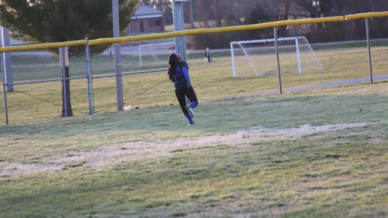 fort-campbell-softball-vs-christian-co-96