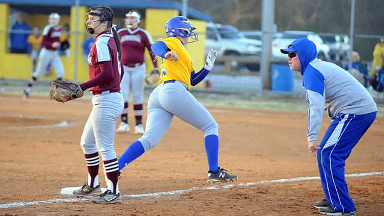 caldwell-softball-vs-madisonville