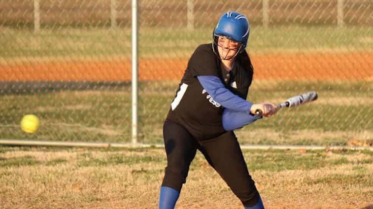 fort-campbell-softball-vs-christian-co-76-3