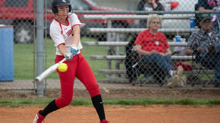 softball-lc-at-todd-4-23-19-6