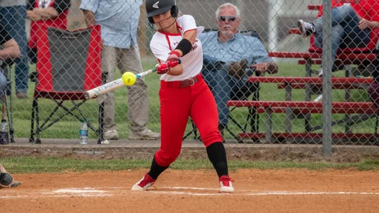 softball-lc-at-todd-4-23-19-15