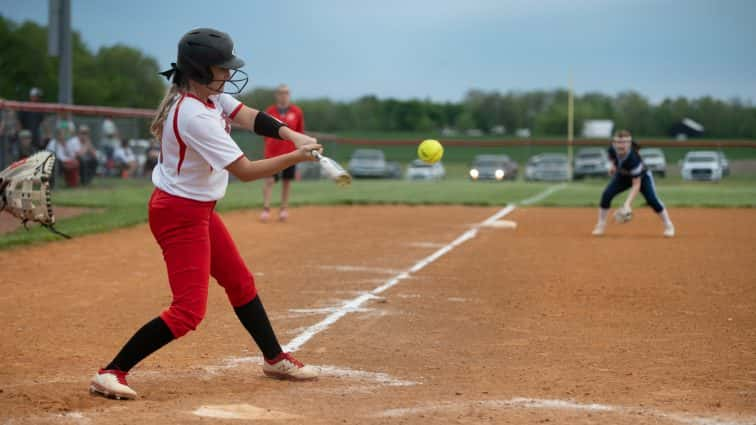 softball-lc-at-todd-4-23-19-24