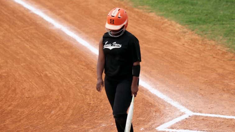 lady-falcons-vs-lady-tigers-8
