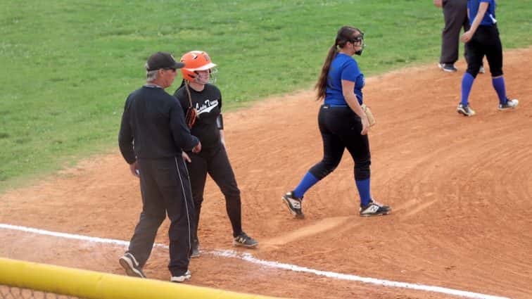 lady-falcons-vs-lady-tigers-15