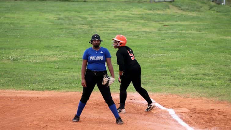 lady-falcons-vs-lady-tigers-16