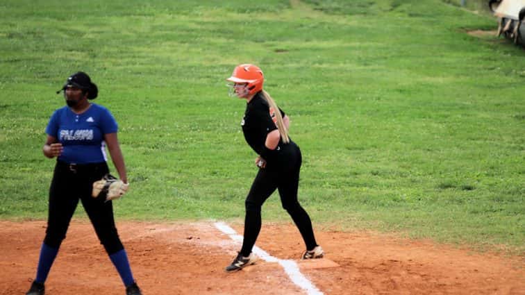 lady-falcons-vs-lady-tigers-34
