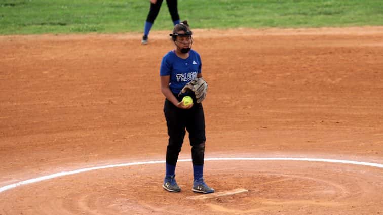 lady-falcons-vs-lady-tigers-38