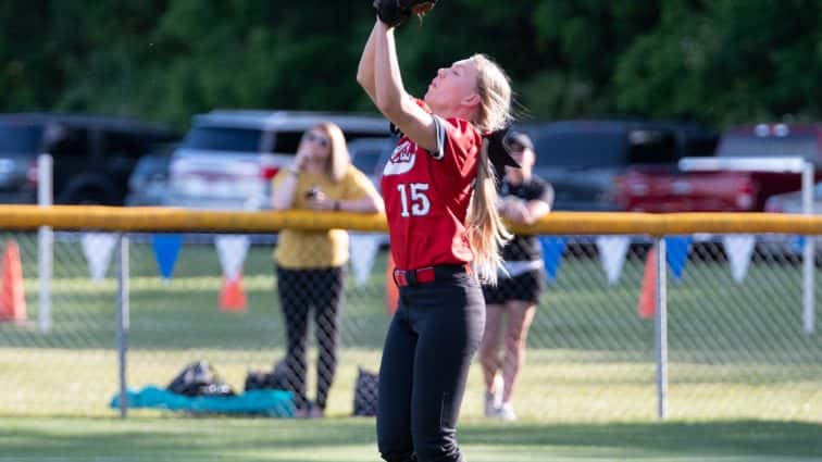 lady-rebels-at-district-5-20-19-2-2
