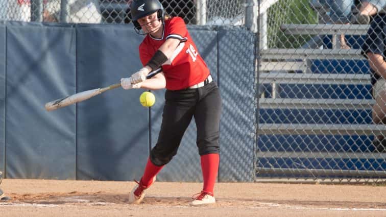 lady-rebels-at-district-5-20-19-4-2