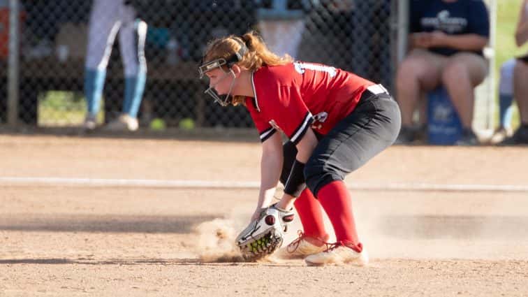 lady-rebels-at-district-5-20-19-6-2