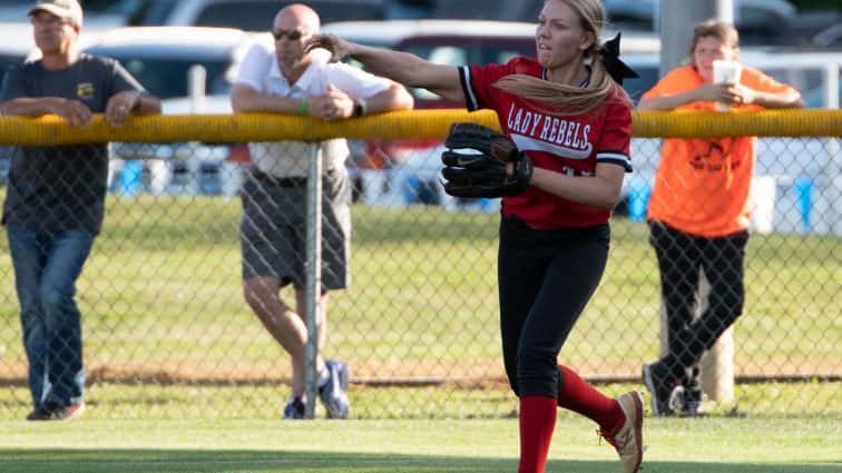 lady-rebels-at-district-5-20-19-9-2