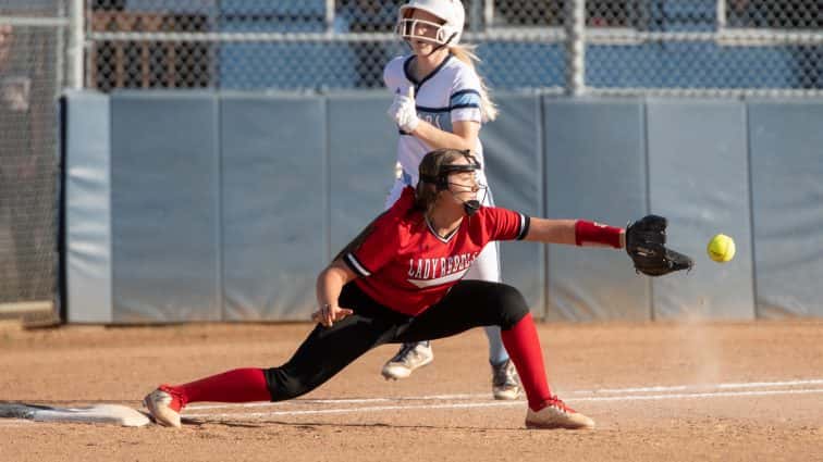 lady-rebels-at-district-5-20-19-8-2