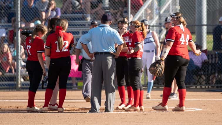 lady-rebels-at-district-5-20-19-11-2