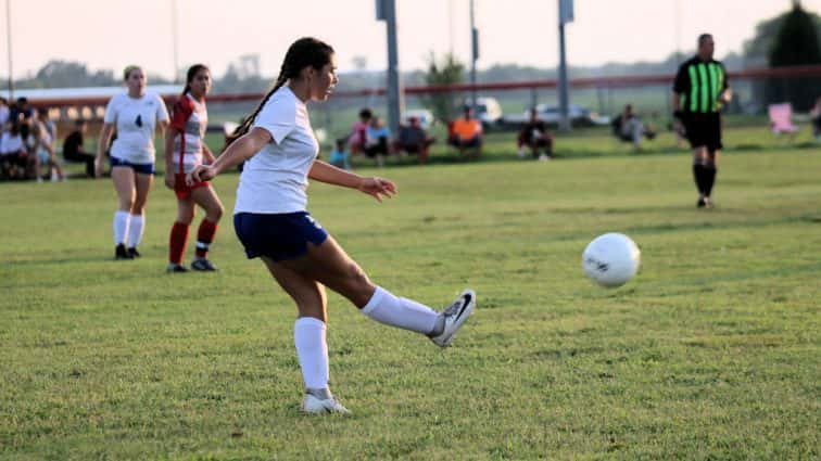 lady-rebels-vs-lady-falcons-36