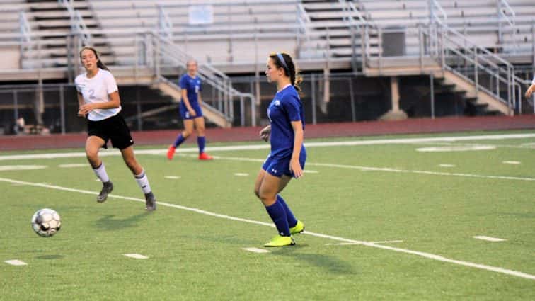 lady-falcons-vs-crittenden-co-17-2