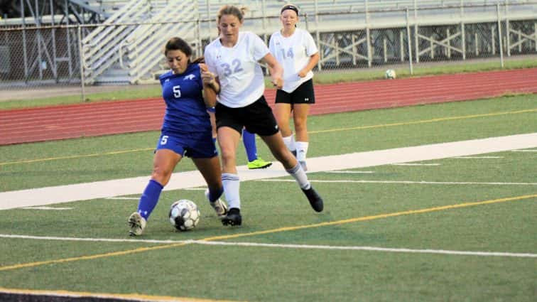 lady-falcons-vs-crittenden-co-40-2