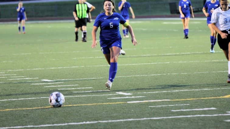 lady-falcons-vs-crittenden-co-67-2