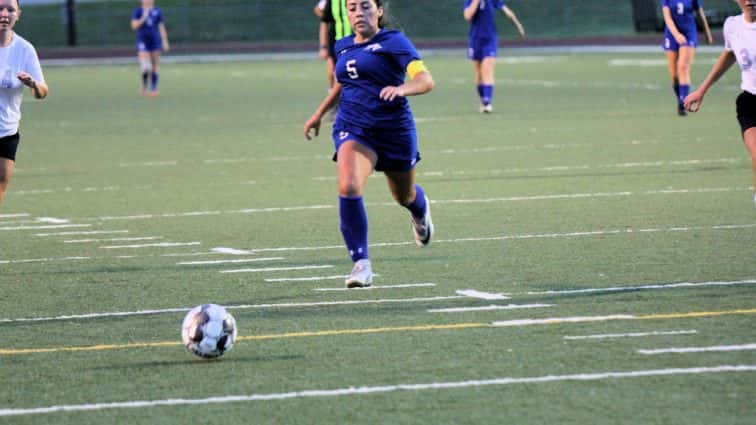 lady-falcons-vs-crittenden-co-68-2